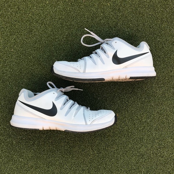 Nike Other - Nike sneakers EUC size 11